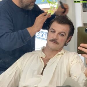 Andrea Bosca Instagram - Strana gente che si aggira per Pavia… 

#belcanto 

@giacomogiorgioreal @nikgalasso @vittoriapucciniofficial
