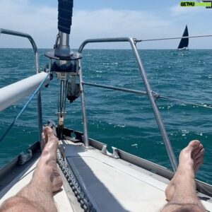 Andrea Bosca Instagram - Marinaio d’acqua dolce con veri lupi di mare 

Fantastica questa @giuseppinaseconda 
🌊 🛟 ⛵️ per veleggiare in amicizia 

Pure a chi come me è “di terra” 
sa far venire il sorriso! 

#veleggiare #friends #vela #sail #sailing 

@luigipinto @mrmeloni @gioelevettraino #nic