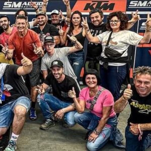 Andrea Dovizioso Instagram - I’m so glad to have been at MXoN, last weekend. 
It has been an outstanding experience, intense and full of passion.
@albyforato303 @andreaadamo80  @andreabonacorsi32 achieved an incredibly well deserved result👊🏻
𝙎𝙚𝙢𝙥𝙡𝙞𝙘𝙚𝙢𝙚𝙣𝙩𝙚 𝙥𝙖𝙯𝙯𝙚𝙨𝙘𝙤

#MXoN #mxgp #offroad
