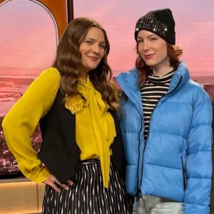 Andrea Levesque Instagram - Drew! Thank you so much for having us on your show @thedrewbarrymoreshow ❤️ What a great way to start the year working with such an amazing team and doing something so fun, modeling these gorgeous looks. I was stunned by how beautiful Drew was on the inside and out - she was so friendly and kind and welcoming to us each time we spoke with her on and off screen, despite being a busy host. The rest of the team was a joy to work with, and that’s not always the case with big productions! Loved every minute of this! 

#triplets #drewbarrymore #modeling #thedrewbarrymoreshow #twins #stylechallenge