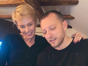 Andrea Osvárt Instagram - Brother & Sister 🎄🥰
Merry Christmas!