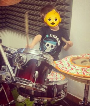 Andrea Ropero Instagram - 6 añitos cumple ya el rey de la casa 🎂💫 Felicidades, mi amor. Sigue así de disfrutón….Te queremos infinito ❤️ #Roke #cumple