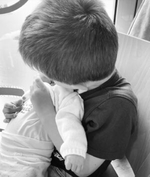 Andrea Ropero Instagram - 6 añitos cumple ya el rey de la casa 🎂💫 Felicidades, mi amor. Sigue así de disfrutón….Te queremos infinito ❤️ #Roke #cumple