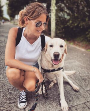 Andrea Ropero Instagram - Caminar sin mirar el reloj es uno de los placeres del verano… 🐶🐾☀️ #summervibes #caminata #Malo
