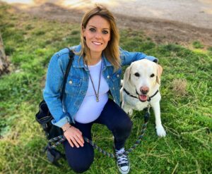 Andrea Ropero Instagram - Siempre fiel ❤️ #Malo #labrador #unadécadajuntos  #paseobienprontito 🐶🐾