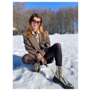 Andrea Tivadar Instagram - Felt extra cute in this heartwarming sunshine☀️❄️💋 #enjoyyourweekend