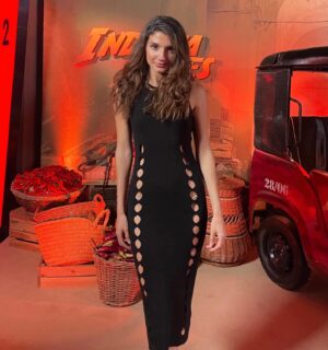 Andrea Vasiliou Instagram - We had so much fun at the @indianajones premiere, thanks for having us @disney it’s action packed and full of adventure really enjoyed it - go see it! 💥 #dress by @mnk_atelier 🖤
-
#dialofdestiny #premiere #indianajones #london #mnk #london #film #disney #love #cinema #ootd