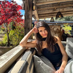 Andrea Vasiliou Instagram - Relaxing spa day kinda Birthday 💆🏻‍♀️ thanks for all the birthday love 🥰 
Snapped @arabellachi
_
#sohohouse #sohofarmhouse #oxford #spring #birthday #aries #massage #lunch #springtime