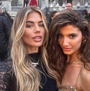 Andrea Vasiliou Instagram - Girl time @ house of the dragon premiere @skytv @nowtv #sky #nowtv #houseofthedragon #naturalhair #blackcarpet #london #odeonluxe