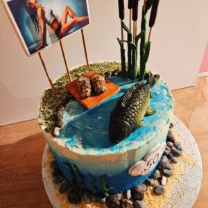 Andrea Veselá Instagram - #fishcake #kapr #druhamiza #krizestrednihoveku

Těžké si vybrat 🤣🤣. Rybaření, bačkory nebo mladá žena? 🤣