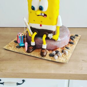 Andrea Veselá Instagram - #sweetsixteen #son #family #firstcake #spongebobcake

Včera jsem dělala dort synovi k 16 narozeninám ( jojo, Spongebob stále vede❤️). Abych byla přesná, spongebob, který rybáři a posiluje a samozřejmě nechybí ani nejlepší kamarád Gary☺️. A vzpomněla jsem si, že můj úplně první dort, který jsem kdy udělala, byl k jeho druhým narozeninam. Snad je tam vidět nějaky posun 🤣. Pak jsem si dala asi tři roky pauzu, asi když jsem viděla výsledek 12 hodinové práce 🤣. Ale syn byl nadšený, stejně jako dnes ❤️. Bertiku krásne narozeniny, a zůstaň tak skvěly a laskavý ❤️.