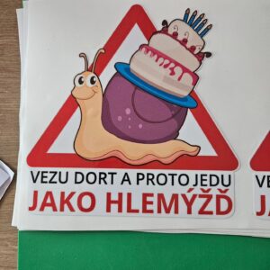 Andrea Veselá Instagram - #hlemýžď #konecne #vezudort

Tak tohle bylo opravdu krásné překvapení ♥️. Konečně si ostatní řidiči nebudou myslet, že ty kruhace jezdím 5km v hodině, jen tak ze srandy 🤣. Díky za to @kulhanek_pavel