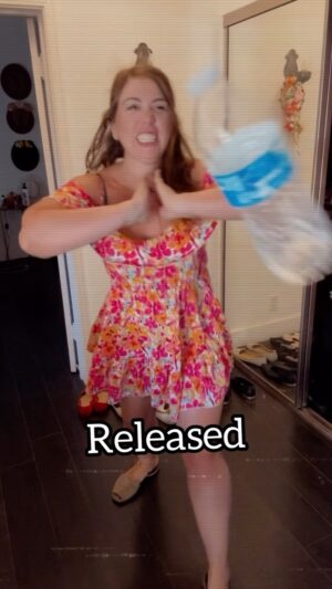 Andrea Vicunia Instagram - POV: You’re an actor #actor #actress #losangelesactors
#waterbottlechallenge 

WHO’S READY TO RUMBLE? Actors! Seems so easy from outside but there is a lot of work behind!!!

DO YOU HAVE SOMETHING SIMILAR AT YOUR JOB?? What’s your battle?

*No dogs or @shea.freeman were harmed in this video😂*

#selftapes #auditions #auditioning #actorslife #actorsaccess #castingnetworks #lacasting #castingdirectors #actorsofinstagram