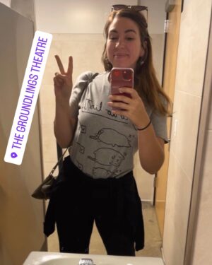 Andrea Vicunia Instagram - Who doesn’t love a bathroom selfie?😂✌🏼🤩 #someonestopme #travelingcomedian 
#love

WHERE DID YOU GO THIS YEAR?