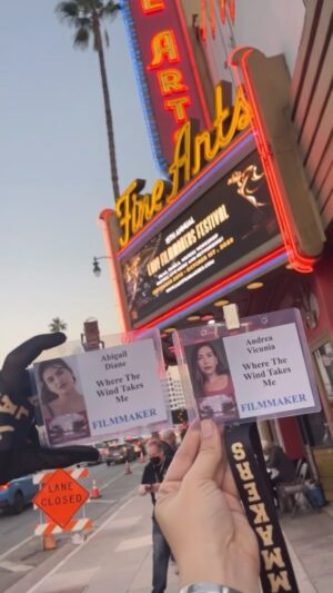 Andrea Vicunia Instagram - WE WOOOON!!! Best Foreign Feature Film! @ladyfilmmakers ❤️ Enhorabuena a la maravillosa @anafilms @anafilms_productions por este documental mágico sobre mujeres que están cambiando el mundo! Las protagonistas son @estefaniamnez damarisruizs @yonosoy906090 @juanamartinoficial y yo también estoy encantada de poder haber participado con mi amiga del alma Estefanía! 

Enhorabuena!!! WHO IS A WOMAN YOU ARE PROUD OF?