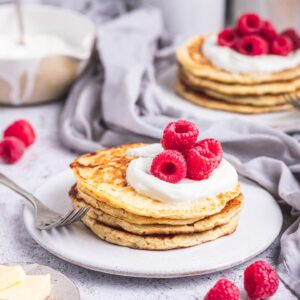Andreas Eenfeldt Instagram - Have you tried our flippin' delicious protein pancakes! 🥞 ⁠
⁠
Easy as 1-2-3 and gone in 3-2-1!!⁠
⁠
See how high you can stack ‘em 👉 @diet_doctor