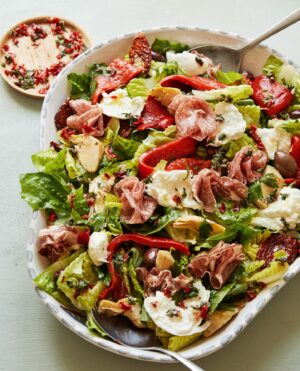 Andreas Eenfeldt Instagram - ⁠
Make this low carb Antipasto Salad for yourself or prepare a big serving for a party. ⁠
⁠
With Italian cold cuts, artichokes, fresh mozzarella cheese, and all your other antipasto classics, 🫒 🌶 this dish is BIG in flavor 💥 and requires zero cooking! 🙌 ⁠
⁠
To get the recipe, click 👆 the link in our bio 👉 @diet_doctor ⁠