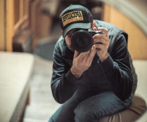 Andreas Pietschmann Instagram - director @baranboodar, the masterful photographer responsible for so many beautiful “behind-the-scenes” pictures of DARK, in action ... thanks for the memories.  #dark #darknetflix  #netflixoriginal  @netflix @netflixde @darknetflix @jantjefriese