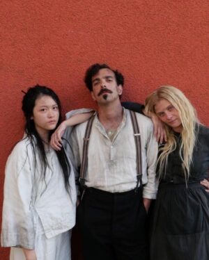 Andreas Pietschmann Instagram - The multinational and multilingual character of “1889”  is precious and unique.
Embracing so many different nationalities and languages broadens horizons and teaches tolerance.
So happy and grateful to be part of this show ! 
@baranboodar #jantjefriese @netflix1899 
@niksummerer @emily_beecham @aneurin.b @miguel_bernardeau @lucaslynggaardtonnesen @clararosager @maciejmusial_official @ollivier_mathilde @jonasbloquet @mryanngael @josepimentao @izabearlur @mariaerwolter @alexandre_willaume @rosaliemaecraig @thegabbywong @fflynedwards @isaakdentler @tino_mewes @ethermachines @niklas.maienschein @joshuaseelenbinder 
@bina_daigeler_costumedesign @christinawagner_hairandmakeup @elicebeth_hairandmakeup_artist @netflix @netflixde #1899netflix  #1899