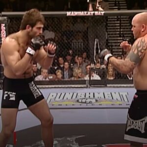 Andrei Arlovski Instagram - Эксперт Betera и боец Андрей Орловский объявил о завершении карьеры в UFC 🫡 

«Мой путь длиною в 24 года в UFC подошел к логическому завершению, но это только конец одной главы в моей книге, в моей ММА-карьере, а так еще все впереди!

Сейчас в отпуск с семьей, а потом к вам – с новостями... Всем огромное спасибо!» – написал в Instagram Орловский.

45-летний Андрей Валерьевич дебютировал в UFC в 2000 году. И вот чего «Питбуль» добился за свою карьеру в Ultimate Fighting Championship:

Чемпион UFC в тяжёлом весе
Временный чемпион UFC в тяжёлом весе 

Обладатель премии «Лучший бой вечера» – против Трэвиса Брауна
Обладатель премии «Выступление вечера» – против Антониу Силвы

Лучший бой полугодия – против Трэвиса Брауна

Второе место по количеству побед в истории UFC (ничья с Дональдом Серроне)

Наибольшее количество побед в истории UFC в тяжелом весе – 23

Наибольшее количество боев в истории UFC в тяжелом весе – 38

Первый белорусский чемпион в истории UFC 💪