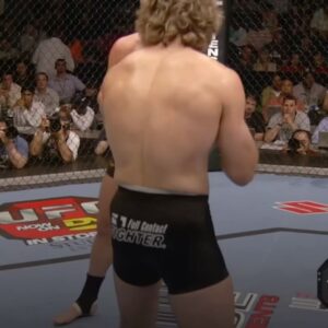 Andrei Arlovski Instagram - Эксперт Betera и боец Андрей Орловский объявил о завершении карьеры в UFC 🫡 

«Мой путь длиною в 24 года в UFC подошел к логическому завершению, но это только конец одной главы в моей книге, в моей ММА-карьере, а так еще все впереди!

Сейчас в отпуск с семьей, а потом к вам – с новостями... Всем огромное спасибо!» – написал в Instagram Орловский.

45-летний Андрей Валерьевич дебютировал в UFC в 2000 году. И вот чего «Питбуль» добился за свою карьеру в Ultimate Fighting Championship:

Чемпион UFC в тяжёлом весе
Временный чемпион UFC в тяжёлом весе 

Обладатель премии «Лучший бой вечера» – против Трэвиса Брауна
Обладатель премии «Выступление вечера» – против Антониу Силвы

Лучший бой полугодия – против Трэвиса Брауна

Второе место по количеству побед в истории UFC (ничья с Дональдом Серроне)

Наибольшее количество побед в истории UFC в тяжелом весе – 23

Наибольшее количество боев в истории UFC в тяжелом весе – 38

Первый белорусский чемпион в истории UFC 💪
