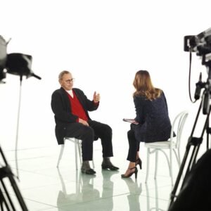 Andrei Konchalovsky Instagram - Хотим поделиться с вами выпуском программы «Белая студия» с участием Андрея Кончаловского.

В разговоре с ведущей канала «Россия – Культура» Дарьей Златопольской режиссер отвечает на актуальные вопросы, волнующие сегодня многих. В частности, о противостоянии Востока и Запада, интеллигентах и интеллектуалах, переосмыслении картины «Андрей Рублев», а также о новых работах – спектакле «Укрощение строптивой» в Театре имени Моссовета и масштабном многосерийном фильме, охватывающем период русской истории с 1904 по 1924 год.

Ссылка на просмотр: https://smotrim.ru/video/2398194

Пресс-служба

#Кончаловский
#Белаястудия
#пресс_служба