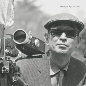 Andrei Konchalovsky Instagram - Истинное произведение искусства вовсе не обязано быть шарадой. Зритель не должен ломать голову, что же такое имел в виду режиссер. Если режиссер хотел что-то сказать, а зритель этого не понял, автору очень удобно занять позицию непризнанного гения. Мол, зрители до меня не доросли. Вот дорастут, тогда поймут.

Я всегда считал, что рассказываемое режиссером должно быть доступно, хотя вовсе не вульгаризировано или разжевано. Смысл вещи не должен лежать на поверхности, но все-таки глубина ее должна просвечивать. Чтобы понять, глубока ли вода, надо все-таки чувствовать дно. А если сплошная темень, остается лишь гадать – то ли глубоко, то ли мелко, то ли сто метров, то ли по колено. У великих – у Шекспира, у Куросавы – дно всегда чувствуется, нужно лишь напрячь зрение.

#шекспир 
#куросава
#кончаловский
