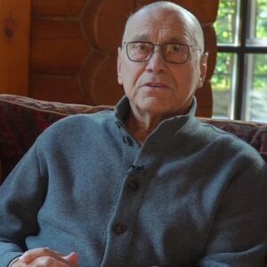 Andrei Konchalovsky Instagram - С Днем Победы!

Для моего поколения, для людей, которым в 1945 году было 6, 7, 8, 9 лет, этот праздник имеет особый смысл. 9 мая 1945 года я навсегда осознал, что в моей жизни есть нечто большее, чем дом, двор и школа. То, что нас объединяет и вызывает чувство гордости.

С дня Великой Победы для меня начиналась Родина.