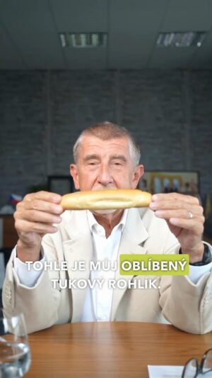Andrej Babiš Instagram - Tento rohlík stojí teď za Fialy 2,87 Kč. Víte, kolik stál za Babiše na konci roku 2021? 1,70 až 1,90 Kč. To je ta Fialova drahota, která nám všem zdražila život.