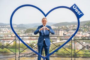 Andrej Babiš Instagram - Super den v Ústeckém kraji ❤️
