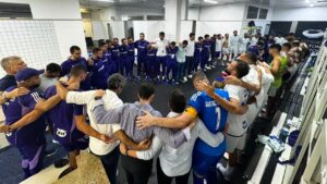 Andrés D'Alessandro Instagram - Imagem simbólica de um trabalho conjunto e que alcançou o objetivo. 

Com amor e muita dedicação, enfrentamos desafios e seguimos aprendendo no futebol e na vida! 

Vamos em frente! 

@cruzeiro 🦊🔵⚪️