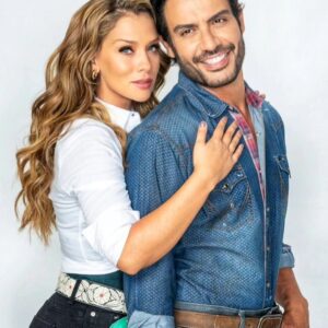 Andrés Palacios Instagram - Con @caromirandaof en @tierradeesperanzaof 
.
.
.
María Teresa y Santos 🤩