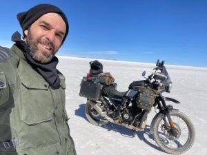 Andrés Salas Instagram - Se logró!!!
De Lima a Uyuni 😊💪🏻 
#tumamácalata #tumamásalada #tumamámotera