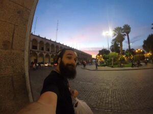 Andrés Salas Instagram - Necesito viajar urgentemente 🥹 Donde me recomiendan ir???
#tumamacalata #tumamamenecesita #tumamamerecomienda