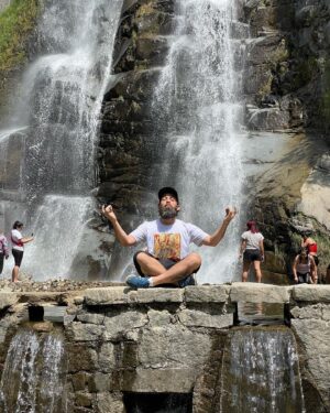 Andrés Salas Instagram - Domingoooooooommmmmm 🕉 #tumamacalata #tumamaencataratas