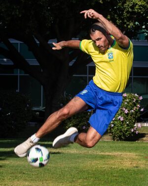 Andrew Biernat Instagram - I’m back baby! ⚽️ 
📸 @rrayimages @lamodelsmen 
#footballislife #bluesharks #swipetotheend