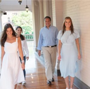 Andrew Cuomo Instagram - Of all the jobs I’ve ever done, dad is the one that matters most.

Happy Father’s Day to all the dads out there!