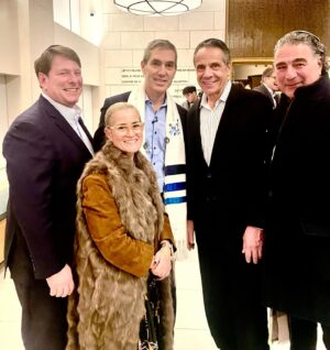Andrew Cuomo Instagram - Proud to stand with my Jewish brothers and sisters during these challenging days

I’m so appreciative of @ParkAvenueSyn and Rabbi Cosgrove for welcoming me to their beautiful Shabbat service where I got to reconnect with so many old friends. Am Yisroel Chai.