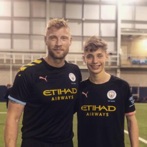 Andrew Flintoff Instagram - Thanks for a great night @mancity and our first win under manger @robbiesavage8 !!