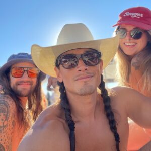 Andrew Gray Instagram - Hello sunshine 🌞🕶️👅