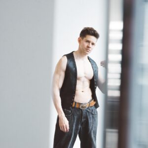 Andrew Keenan-Bolger Instagram - Ain’t no hold ‘em 🤠 
Happy Beyoncé day to all who observe!
Photographed and styled by @robertriese_photography