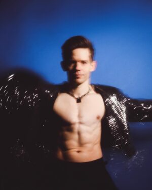 Andrew Keenan-Bolger Instagram - Bling it on! 💎 
📸 by @johnlagucki