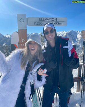 Andrew Neaves Instagram - a lone Alo hat in a sea of moncler