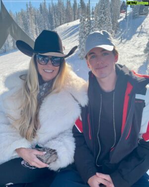 Andrew Neaves Instagram - a lone Alo hat in a sea of moncler