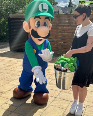 Andrew Phung Instagram - Had an old friend come through to celebrate the last day of school! We were just tidying up and we suddenly hear my younger son shout “Luigi is in our backyard!” My kids later proclaimed this was the best surprise ever. A huge thanks to @nintendoamerica for creating this special moment. We’re hyped to bust out the brand new Luigi’s Mansion 2 HD as we kick off our Summer vacay! We breezed through the first one and it’s a favourite for us. 

#giftedproduct 
#luigismansion2