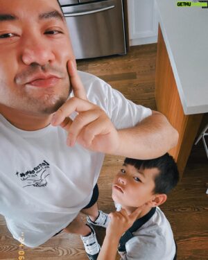 Andrew Phung Instagram - Grateful to be their dad and forever grateful to this man for all his sacrifices, life lessons shared, and everything he’s given his family. ❤️