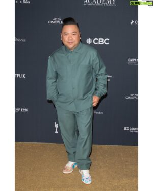 Andrew Phung Instagram - Canadian Screen Awards - Day 1 🏆 

Had a blast hosting the Television Craft Awards at this years #cdnscreenawards! Rocked this lovely matching set from Kith, and paired it with one of my favourite sneakers of all time. Thanks to the @thecdnacademy for the opportunity and to the production team. 

📷: @georgepimentel1 
🥼: @kith 
👟: Nike SB Dunk High “Thomas Campbell What the Dunk”
💈: @ado_barber at @royalcutsbarbershop.ca
