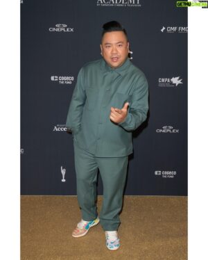 Andrew Phung Instagram - Canadian Screen Awards - Day 1 🏆 

Had a blast hosting the Television Craft Awards at this years #cdnscreenawards! Rocked this lovely matching set from Kith, and paired it with one of my favourite sneakers of all time. Thanks to the @thecdnacademy for the opportunity and to the production team. 

📷: @georgepimentel1 
🥼: @kith 
👟: Nike SB Dunk High “Thomas Campbell What the Dunk”
💈: @ado_barber at @royalcutsbarbershop.ca
