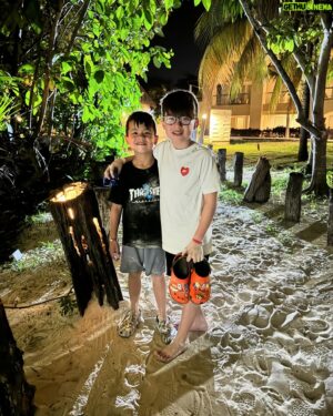 Andrew Phung Instagram - Vacay 🏝️