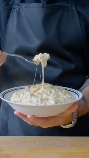 Andrew Rea Instagram - Want an extra easy, extra cheesy mac and cheese for your 🦃 Day table? Let @bingingwithbabish show you how it’s done. And grab the full recipe with his tips at the link in bio.